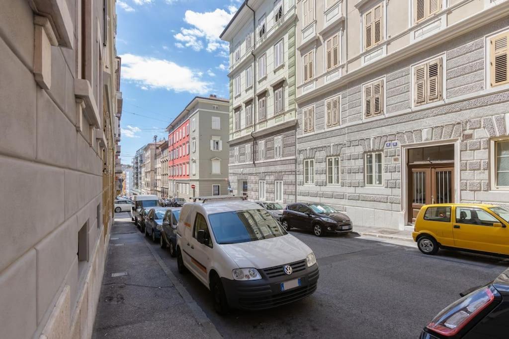 Foscolo 46 - Elegant Family Apartment Trieste Exterior photo